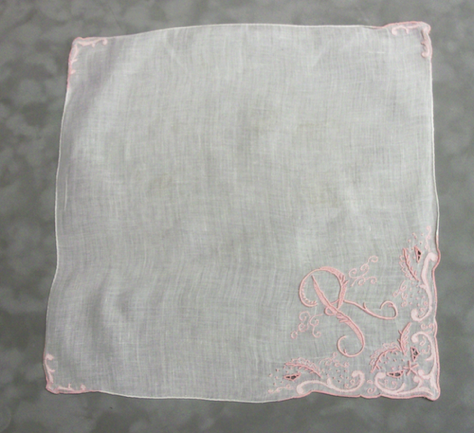 13 X 13 WHITE LINEN

PINK APPLIQUE AND EYELET 

WITH MONOGRAMMED " R "

$12.00
